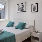 Beachfront Apartments Providenca With Free Parking