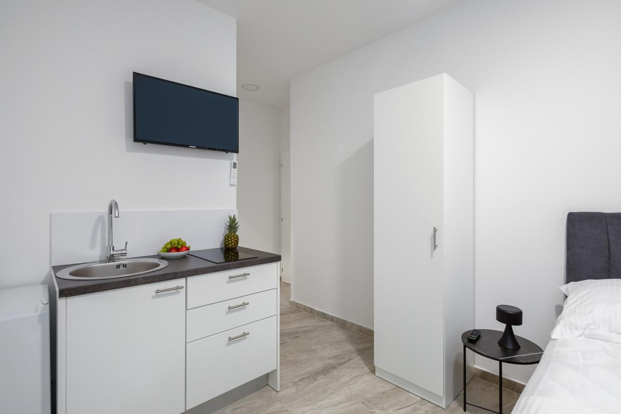 Beachfront Providenca With Free Parking Apartament Makarska
