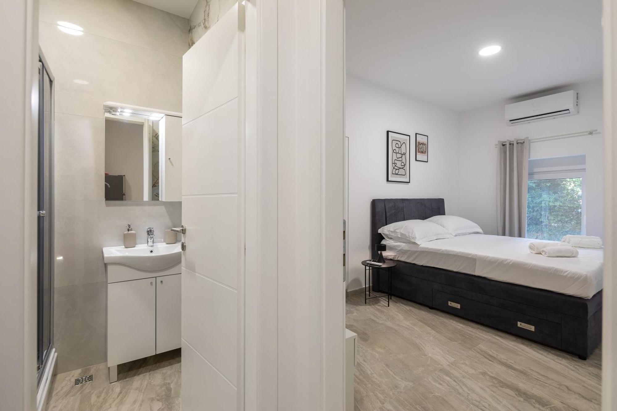 Beachfront Providenca With Free Parking Makarska