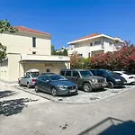 Beachfront Apartments Providenca With Free Parking