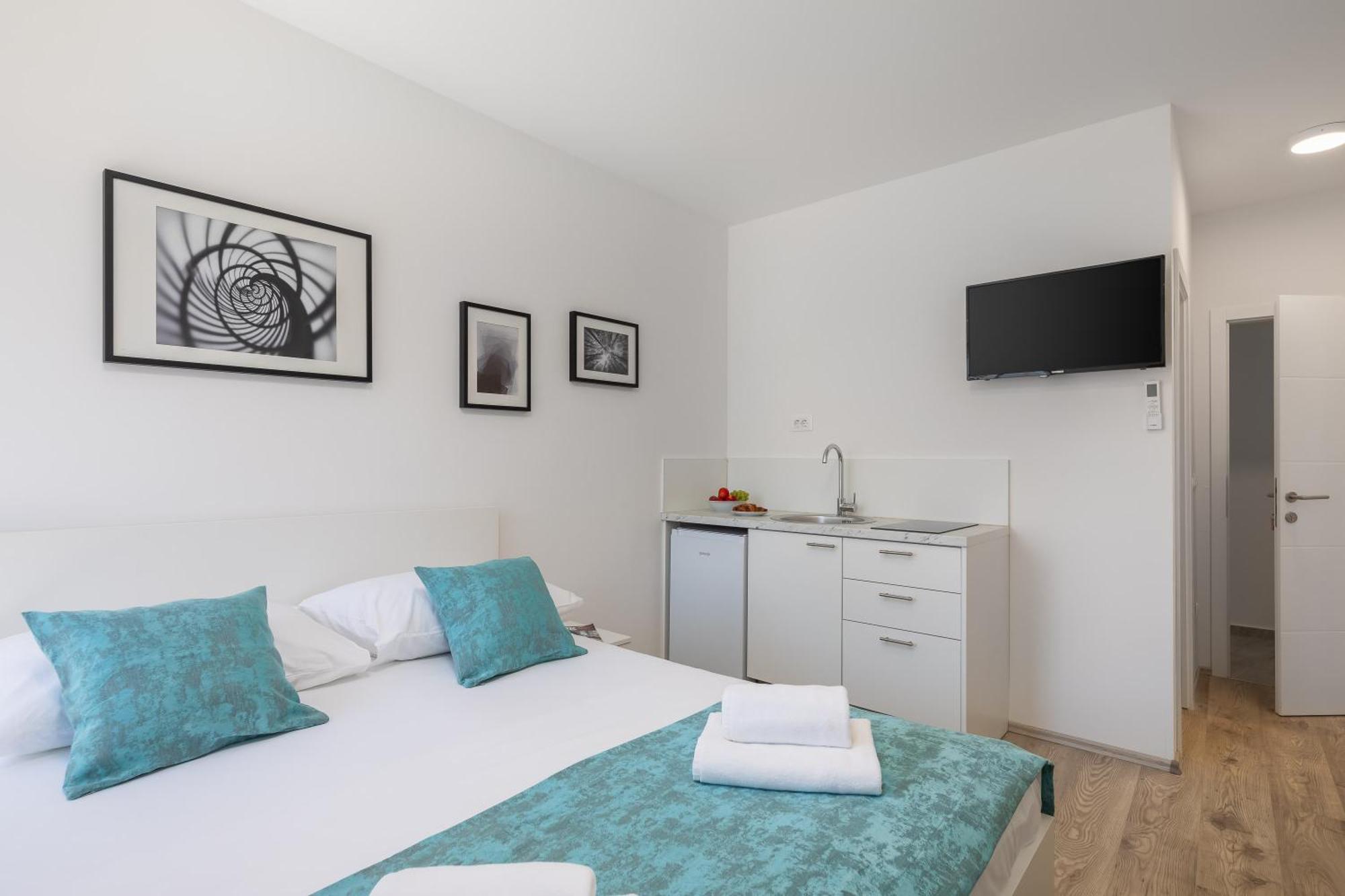 Beachfront Providenca With Free Parking Makarska