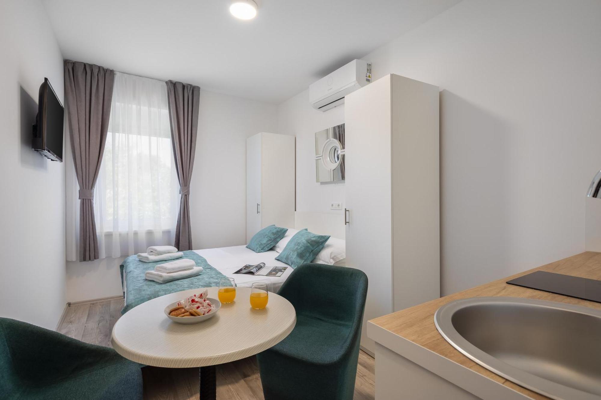 Beachfront Providenca With Free Parking *