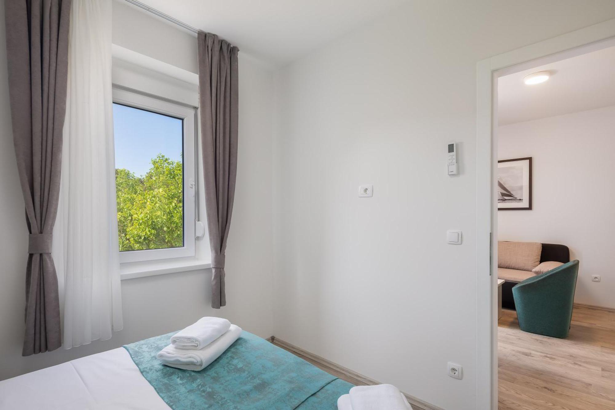 Beachfront Providenca With Free Parking Makarska
